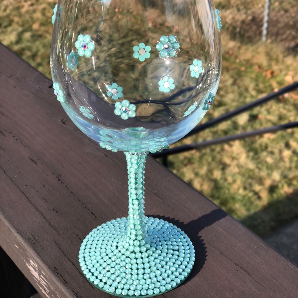 Swarovski Crystal Wine Glass (Mint)